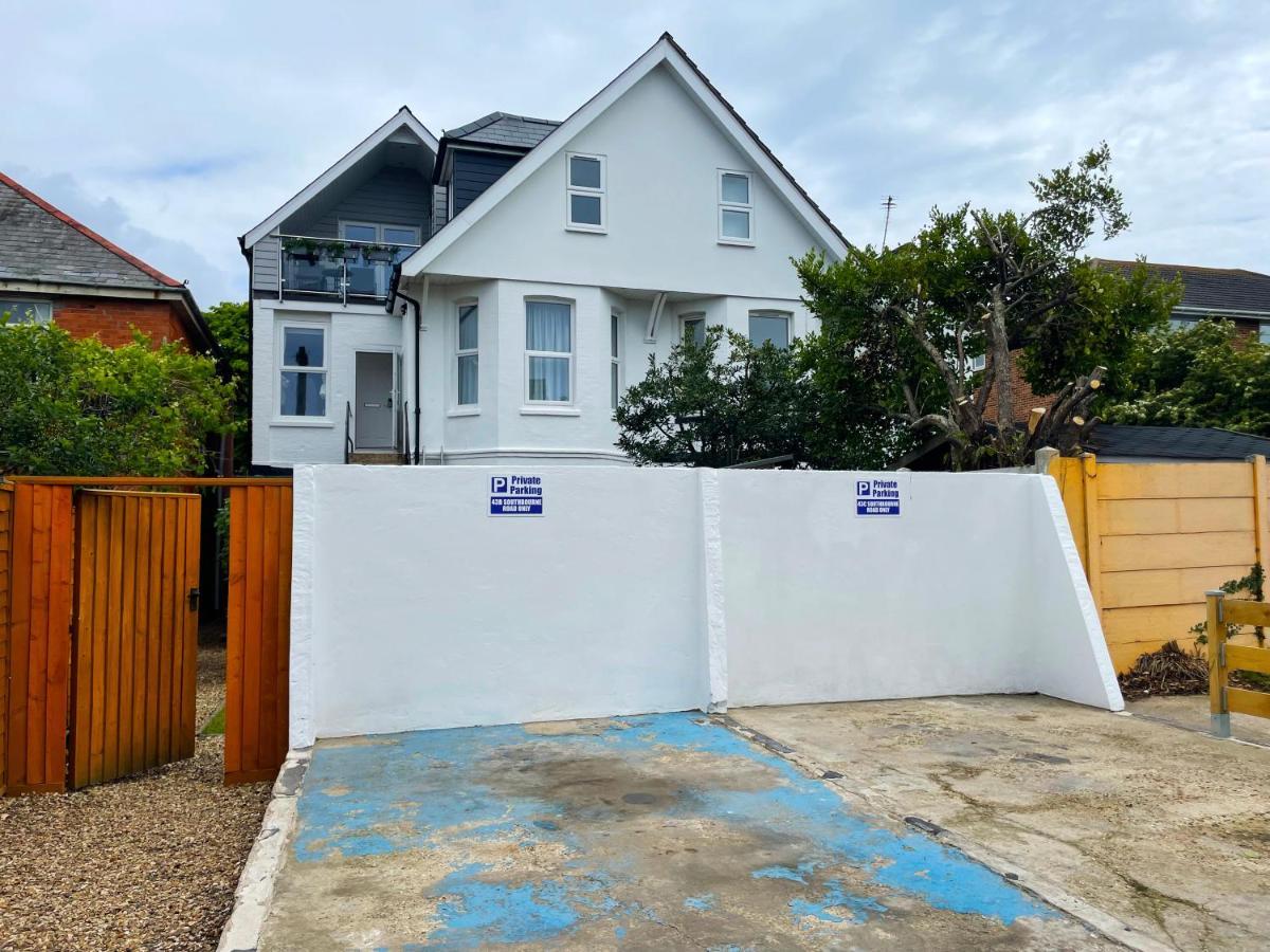 Private Two Bedroom Residence In Southbourne - Private Parking - Off The High Street - Minutes Away From The Beach Bournemouth Exteriér fotografie