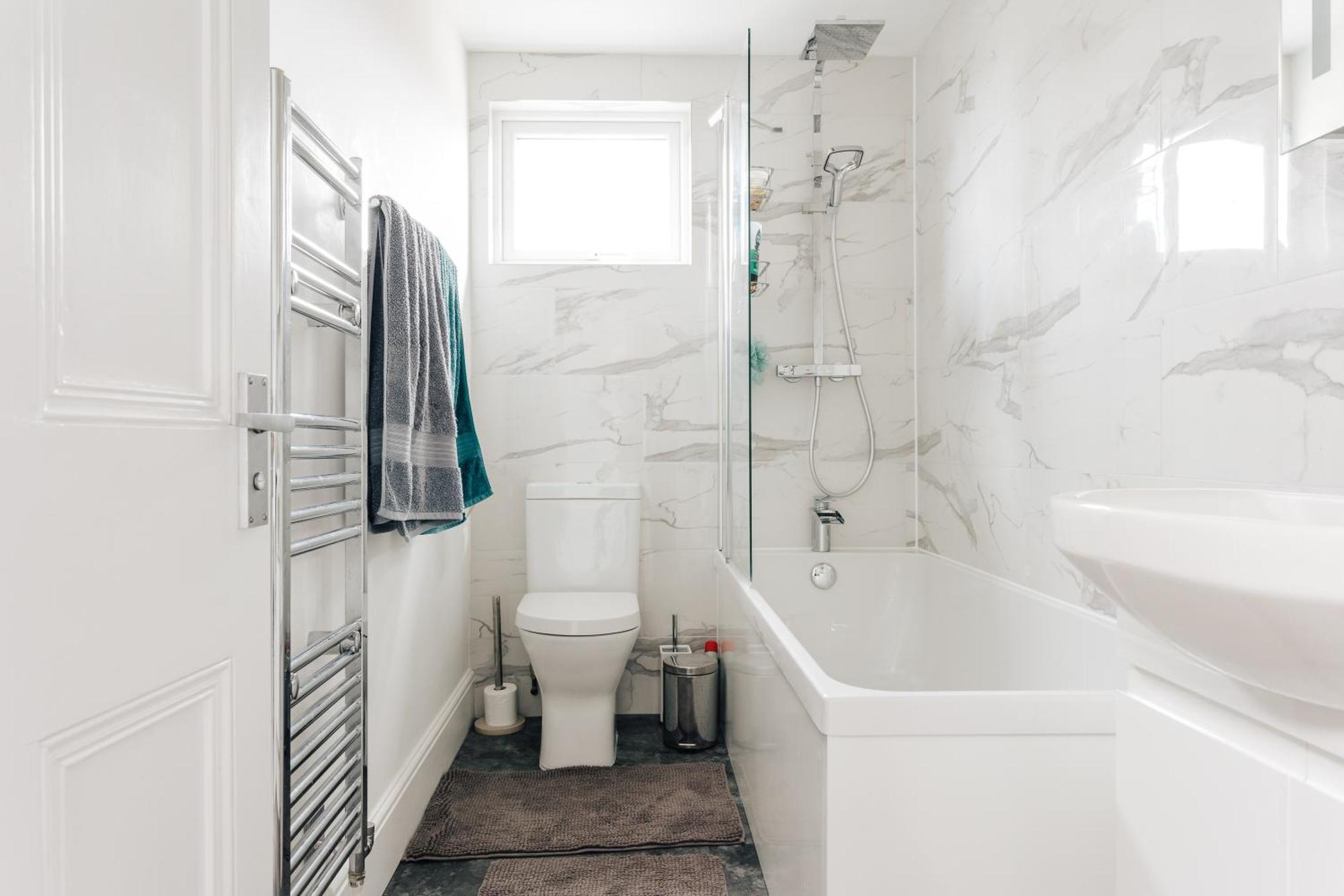 Private Two Bedroom Residence In Southbourne - Private Parking - Off The High Street - Minutes Away From The Beach Bournemouth Exteriér fotografie