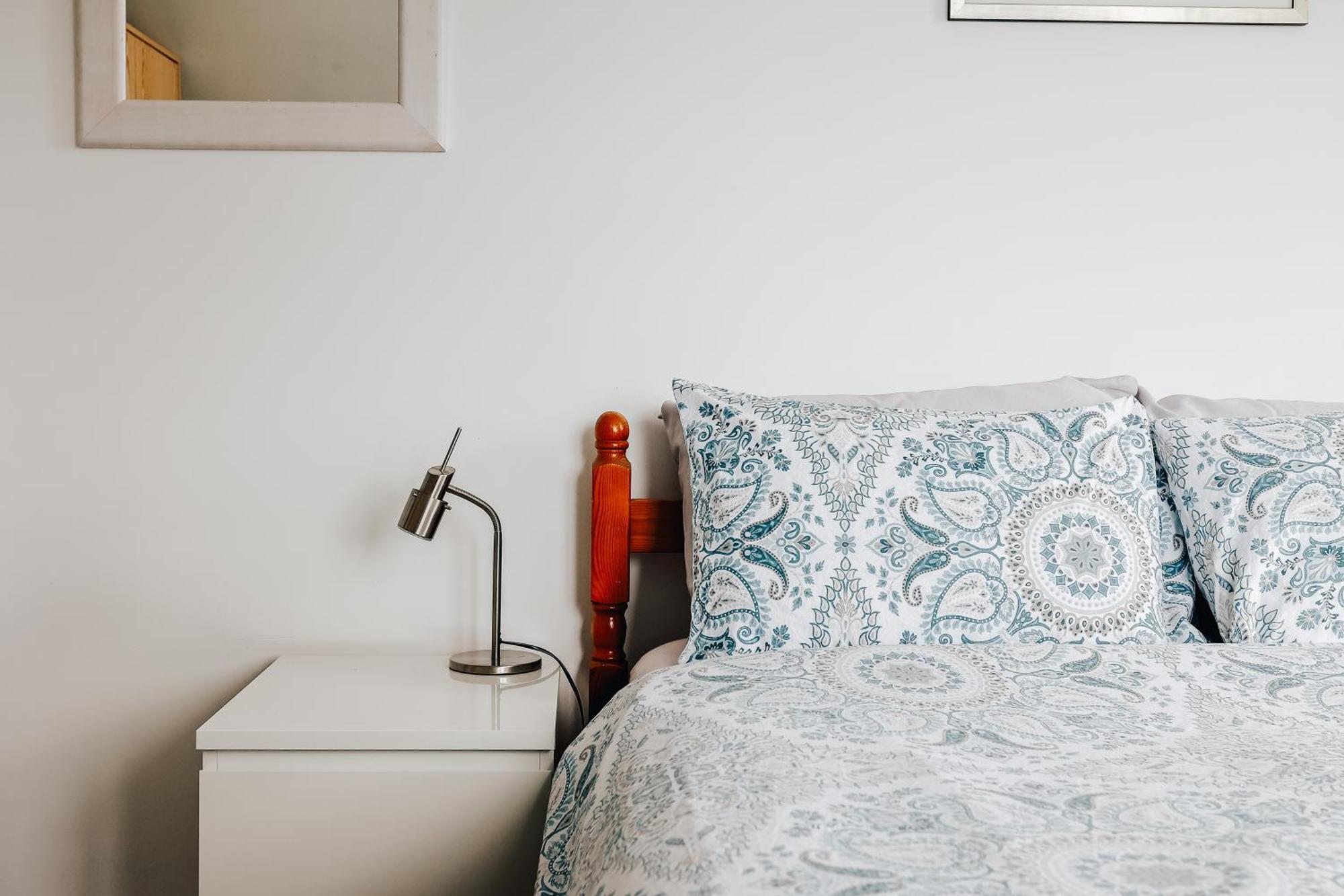 Private Two Bedroom Residence In Southbourne - Private Parking - Off The High Street - Minutes Away From The Beach Bournemouth Exteriér fotografie