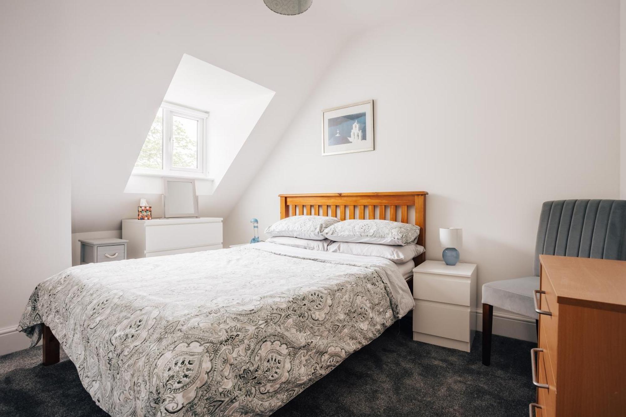 Private Two Bedroom Residence In Southbourne - Private Parking - Off The High Street - Minutes Away From The Beach Bournemouth Exteriér fotografie
