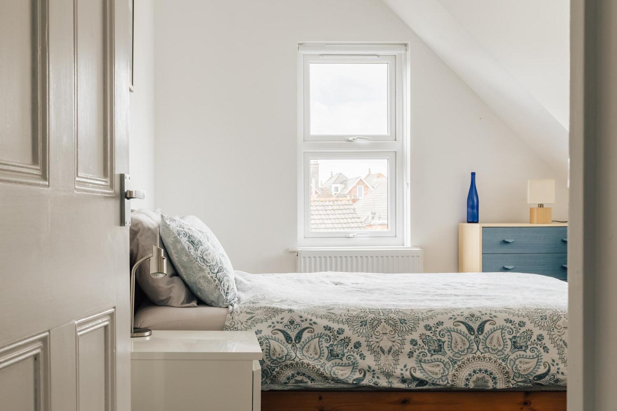 Private Two Bedroom Residence In Southbourne - Private Parking - Off The High Street - Minutes Away From The Beach Bournemouth Exteriér fotografie